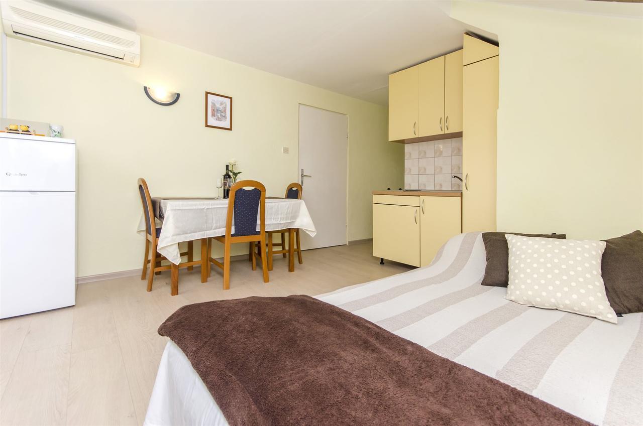 Apartments Toni Vodice Exterior photo